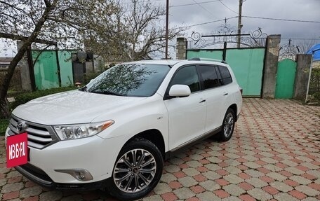 Toyota Highlander III, 2011 год, 2 100 000 рублей, 3 фотография