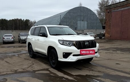 Toyota Land Cruiser Prado 150 рестайлинг 2, 2020 год, 7 500 000 рублей, 2 фотография