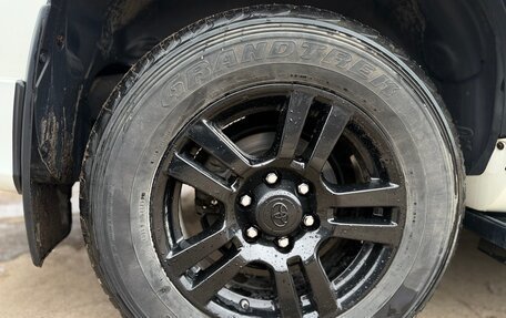 Toyota Land Cruiser Prado 150 рестайлинг 2, 2020 год, 7 500 000 рублей, 15 фотография