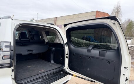 Toyota Land Cruiser Prado 150 рестайлинг 2, 2020 год, 7 500 000 рублей, 14 фотография