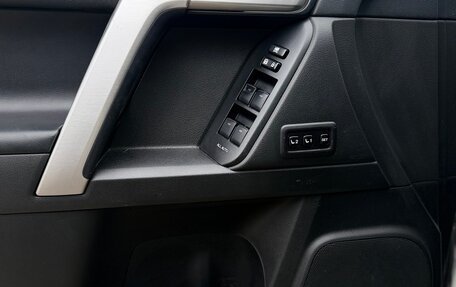 Toyota Land Cruiser Prado 150 рестайлинг 2, 2020 год, 7 500 000 рублей, 16 фотография