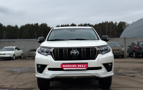 Toyota Land Cruiser Prado 150 рестайлинг 2, 2020 год, 7 500 000 рублей, 3 фотография