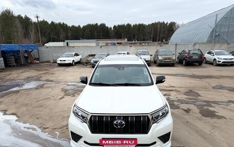 Toyota Land Cruiser Prado 150 рестайлинг 2, 2020 год, 7 500 000 рублей, 13 фотография