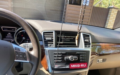 Mercedes-Benz GL-Класс, 2015 год, 4 200 000 рублей, 6 фотография