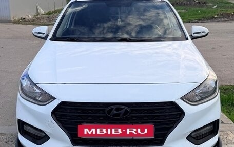 Hyundai Solaris II рестайлинг, 2019 год, 1 000 000 рублей, 3 фотография