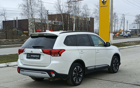 Mitsubishi Outlander III рестайлинг 3, 2021 год, 2 820 000 рублей, 6 фотография