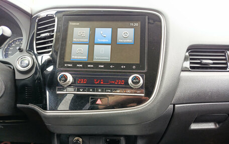 Mitsubishi Outlander III рестайлинг 3, 2021 год, 2 820 000 рублей, 18 фотография