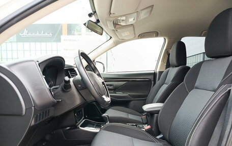 Mitsubishi Outlander III рестайлинг 3, 2021 год, 2 820 000 рублей, 20 фотография