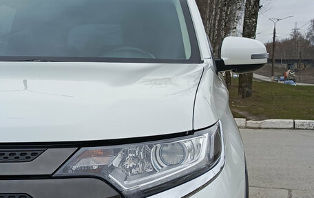 Mitsubishi Outlander III рестайлинг 3, 2021 год, 2 820 000 рублей, 21 фотография