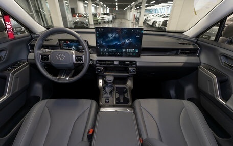 Toyota RAV4, 2026 год, 4 550 000 рублей, 8 фотография