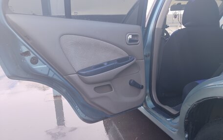 Nissan Almera, 2001 год, 250 000 рублей, 12 фотография