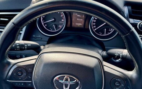 Toyota Camry, 2020 год, 2 700 000 рублей, 10 фотография