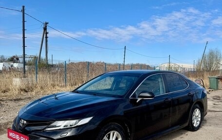 Toyota Camry, 2020 год, 2 700 000 рублей, 6 фотография