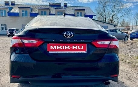 Toyota Camry, 2020 год, 2 700 000 рублей, 4 фотография