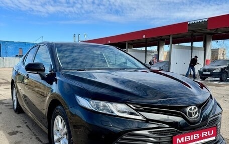 Toyota Camry, 2020 год, 2 700 000 рублей, 2 фотография