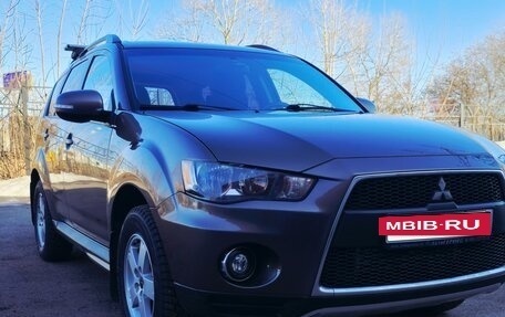 Mitsubishi Outlander III рестайлинг 3, 2010 год, 1 380 000 рублей, 8 фотография