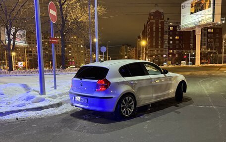 BMW 1 серия, 2009 год, 700 000 рублей, 2 фотография