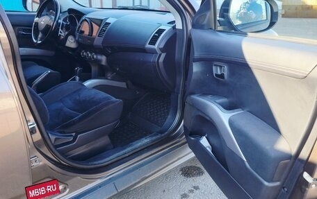 Mitsubishi Outlander III рестайлинг 3, 2010 год, 1 380 000 рублей, 27 фотография