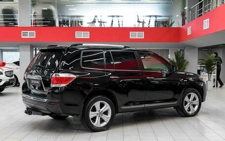 Toyota Highlander III, 2012 год, 1 750 000 рублей, 2 фотография