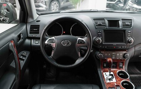 Toyota Highlander III, 2012 год, 1 750 000 рублей, 15 фотография