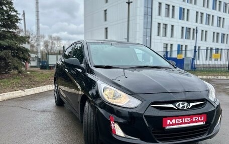 Hyundai Solaris II рестайлинг, 2014 год, 735 000 рублей, 2 фотография