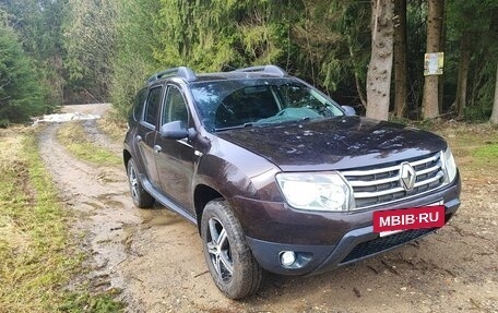 Renault Duster I рестайлинг, 2014 год, 825 000 рублей, 2 фотография
