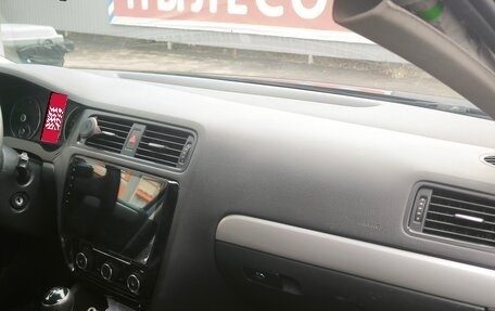 Volkswagen Jetta VI, 2012 год, 720 000 рублей, 6 фотография