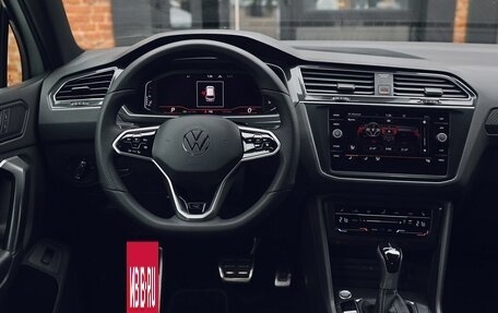 Volkswagen Tiguan II, 2021 год, 3 100 000 рублей, 2 фотография