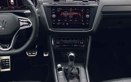 Volkswagen Tiguan II, 2021 год, 3 100 000 рублей, 21 фотография