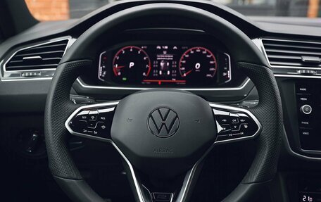 Volkswagen Tiguan II, 2021 год, 3 100 000 рублей, 18 фотография