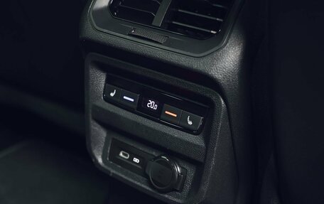 Volkswagen Tiguan II, 2021 год, 3 100 000 рублей, 36 фотография