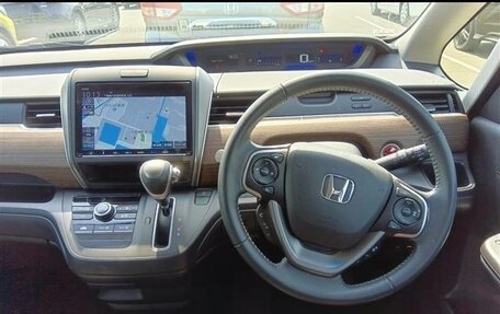 Honda Freed II, 2021 год, 1 850 000 рублей, 5 фотография