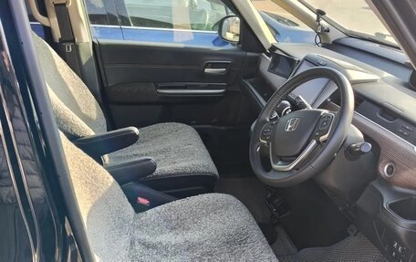 Honda Freed II, 2021 год, 1 850 000 рублей, 14 фотография