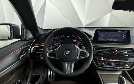 BMW 5 серия, 2019 год, 3 995 000 рублей, 15 фотография