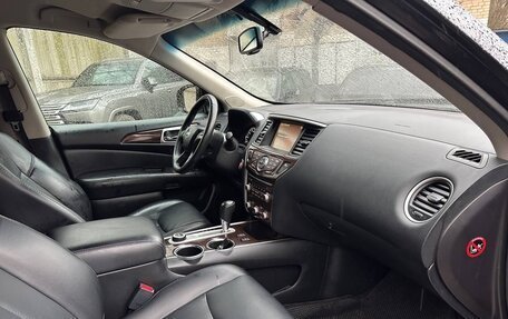 Nissan Pathfinder, 2015 год, 1 750 000 рублей, 15 фотография