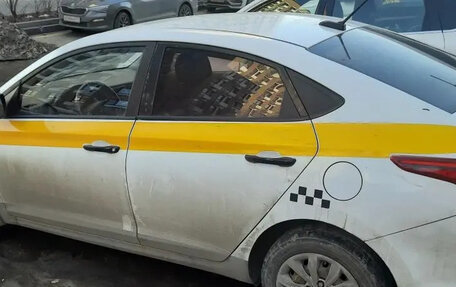 Hyundai Solaris II рестайлинг, 2018 год, 670 000 рублей, 7 фотография