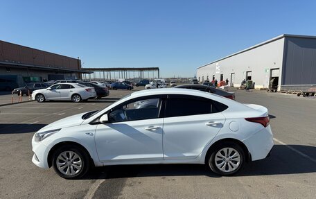 Hyundai Solaris II рестайлинг, 2018 год, 800 000 рублей, 2 фотография