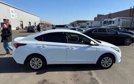 Hyundai Solaris II рестайлинг, 2018 год, 800 000 рублей, 4 фотография