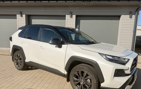 Toyota RAV4, 2025 год, 4 350 000 рублей, 2 фотография