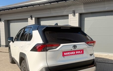 Toyota RAV4, 2025 год, 4 350 000 рублей, 6 фотография