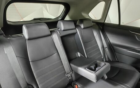 Toyota RAV4, 2019 год, 3 700 000 рублей, 16 фотография