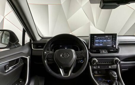 Toyota RAV4, 2019 год, 3 700 000 рублей, 19 фотография