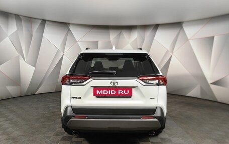 Toyota RAV4, 2019 год, 3 700 000 рублей, 8 фотография