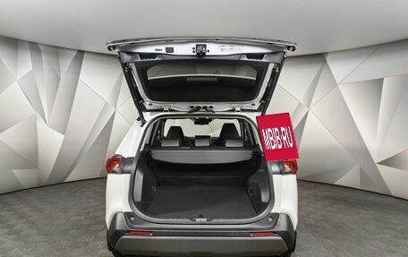 Toyota RAV4, 2019 год, 3 700 000 рублей, 11 фотография