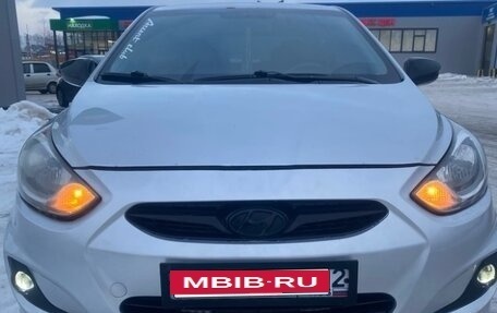 Hyundai Solaris II рестайлинг, 2011 год, 455 000 рублей, 1 фотография