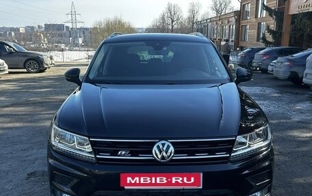 Volkswagen Tiguan II, 2019 год, 2 299 000 рублей, 2 фотография