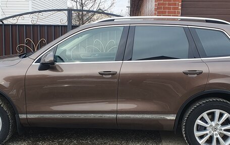 Volkswagen Touareg III, 2011 год, 2 250 000 рублей, 2 фотография