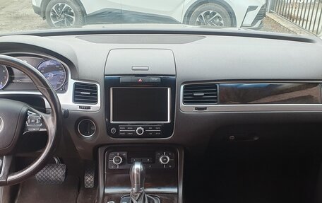 Volkswagen Touareg III, 2011 год, 2 250 000 рублей, 14 фотография