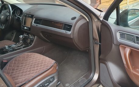 Volkswagen Touareg III, 2011 год, 2 250 000 рублей, 13 фотография