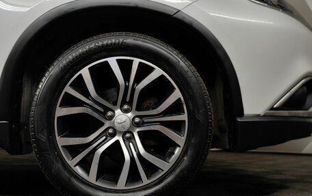 Mitsubishi Outlander III рестайлинг 3, 2015 год, 1 559 000 рублей, 9 фотография